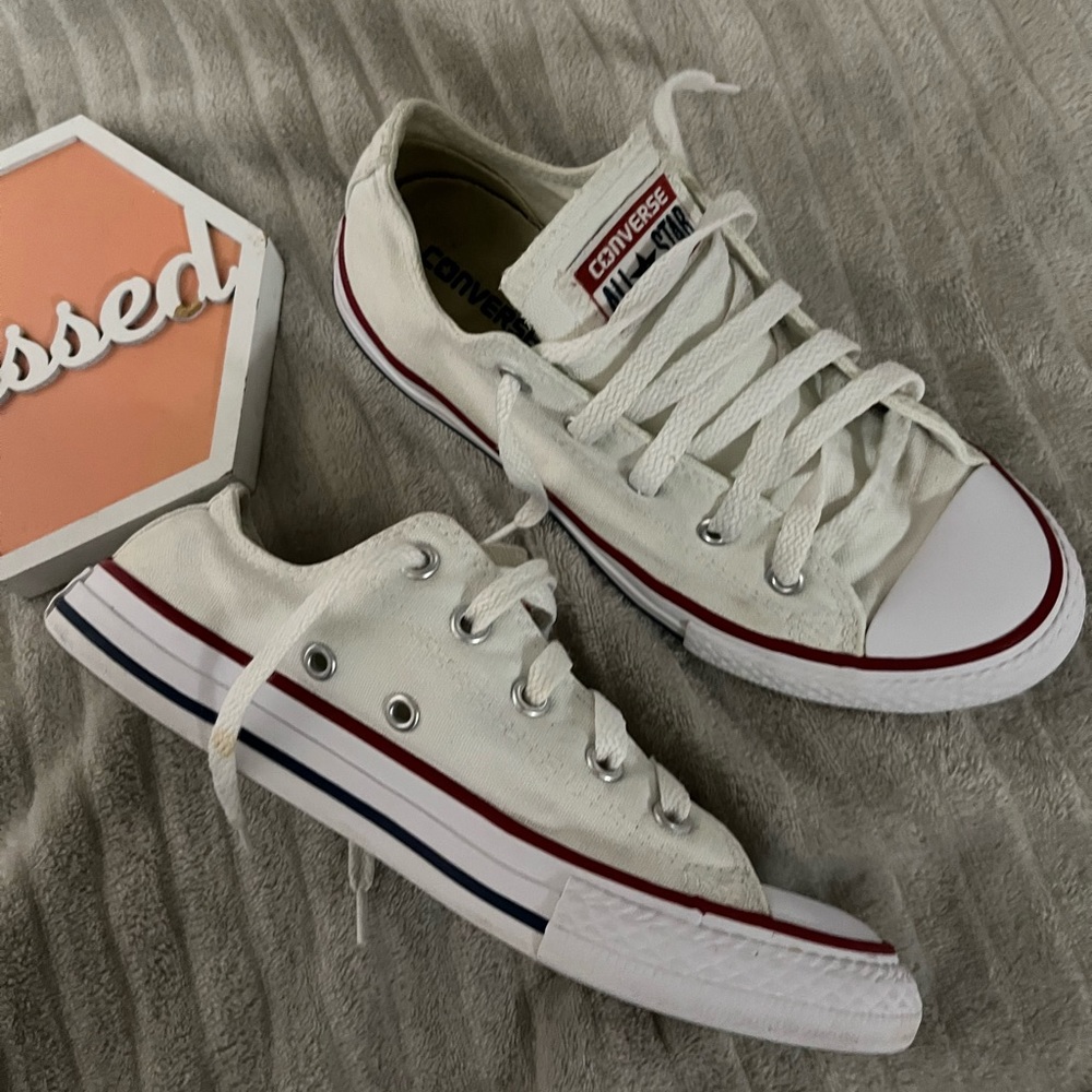 Converse - Picture 2 of 3